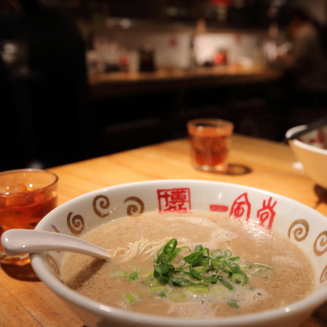 博多 一風堂 大名本店 (西鉄福岡（天神）/ラーメン)