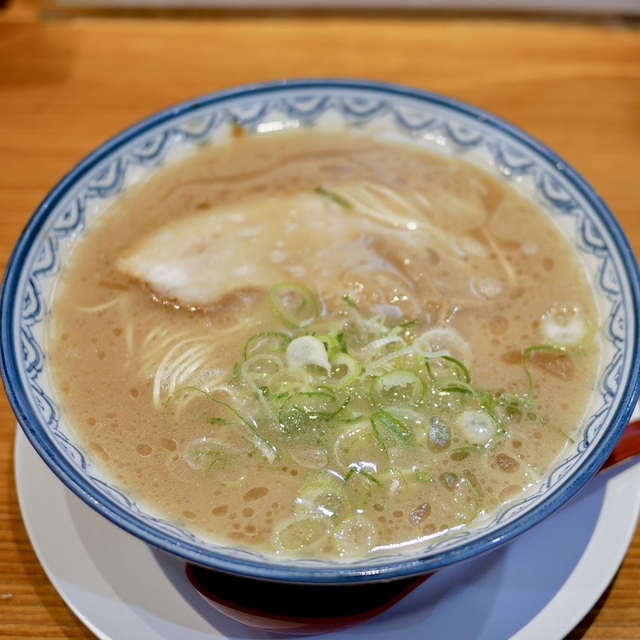 元祖赤のれん 節ちゃんラーメン 天神本店 (天神/ラーメン)